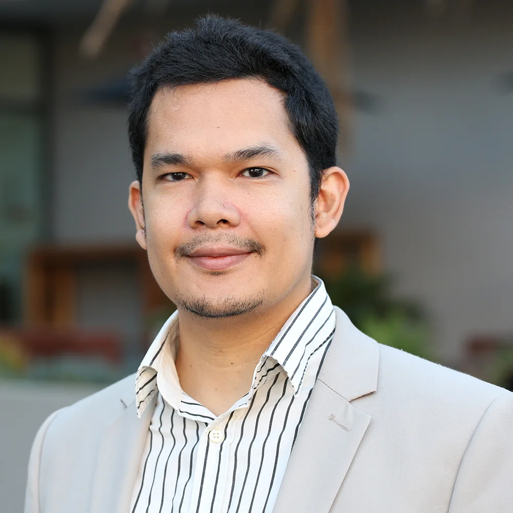 Encik Iskander bin Azizuddin